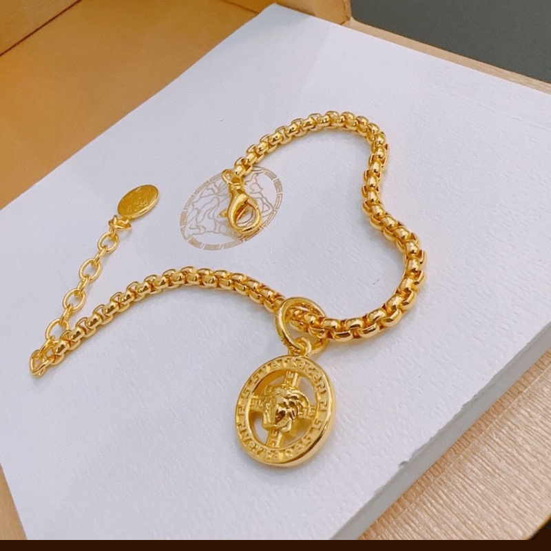 VERSACE